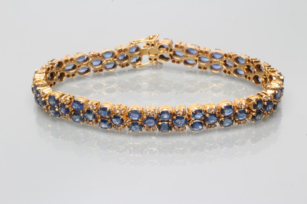 A SAPPHIRE AND DIAMOND BRACELET Image
