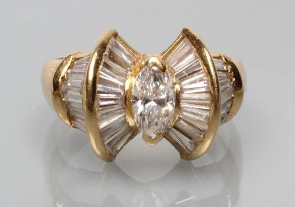 A DIAMOND DRESS RING Image