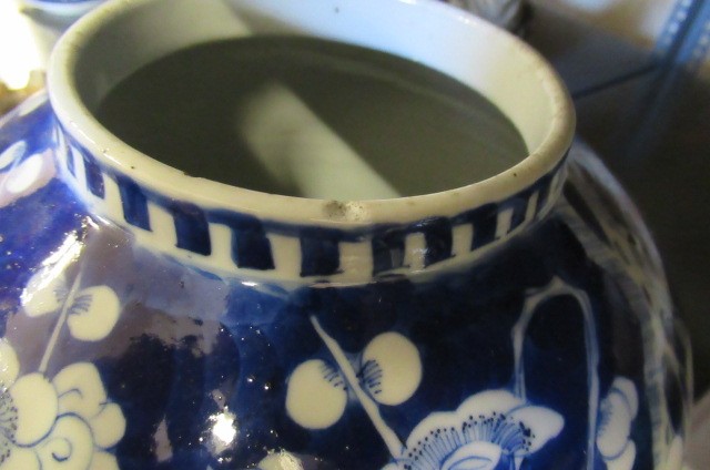 A CHINESE PORCELAIN JAR AND COVER of inverted baluster form Image