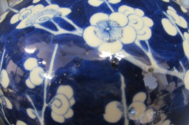 A CHINESE PORCELAIN JAR AND COVER of inverted baluster form Image