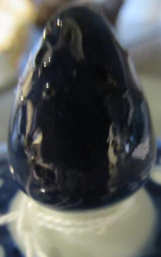 A CHINESE PORCELAIN JAR AND COVER of inverted baluster form Image