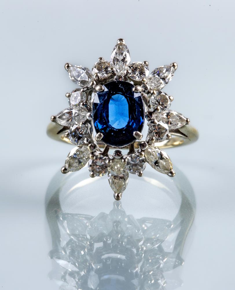 A SAPPHIRE AND DIAMOND DRESS RING Image