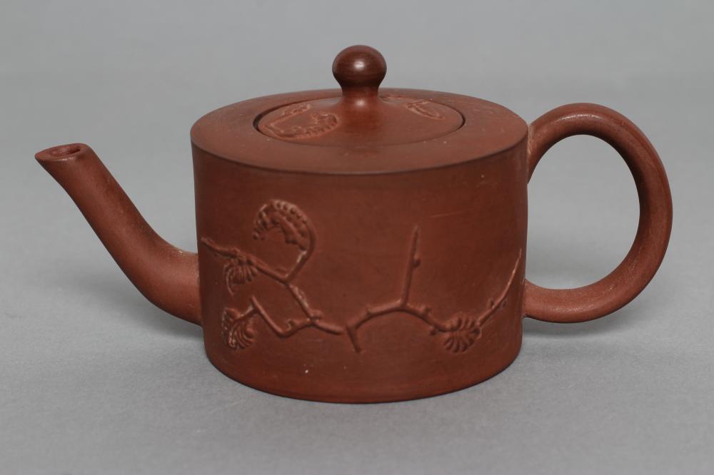 AN ELERS TYPE REDWARE MINIATURE TEAPOT AND COVER Image