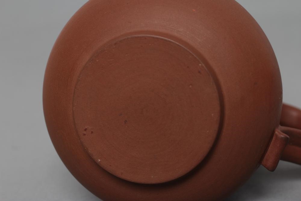 AN ELERS TYPE REDWARE MUG Image