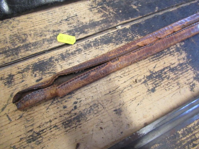 A GEORGE III OFFICER'S SWORD Image