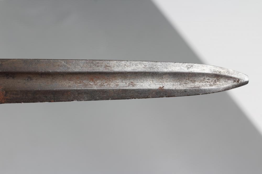 A GEORGE III OFFICER'S SWORD Image