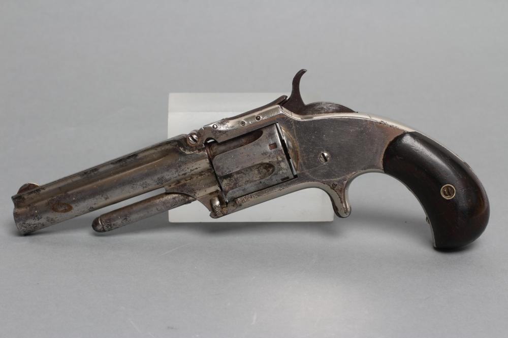 A SMITH & WESSON .32 RIMFIRE REVOLVER Image