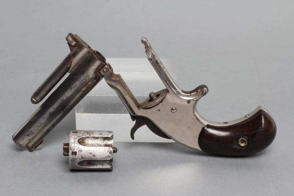 A smith & wesson .32 rimfire revolver | Hartleys Auctioneers & Valuers