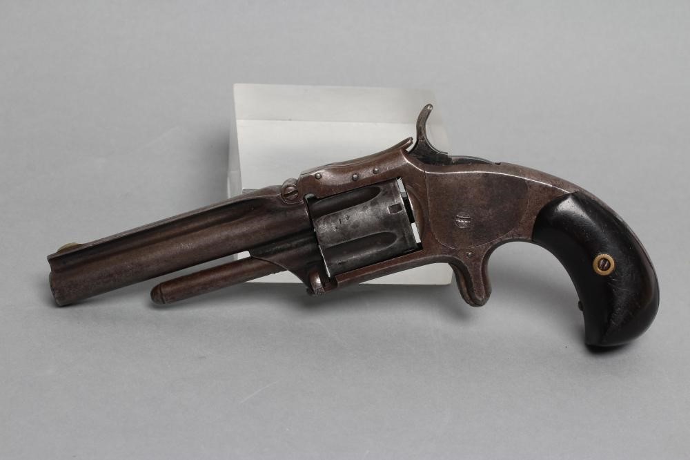 A SMITH & WESSON .32 RIMFIRE REVOLVER Image