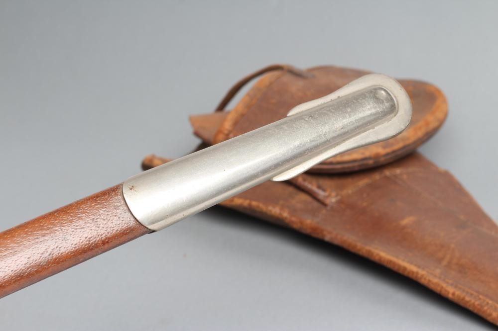 AN 1854 PATTERN FOOT GUARD OFFICER'S SWORD by Cater & Co. Image