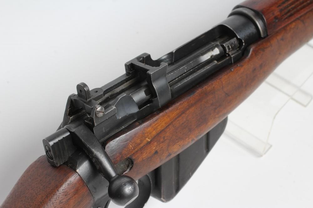 A DEACTIVATED LONG BRANCH NO.4 MK.I* .303 RIFLE Image