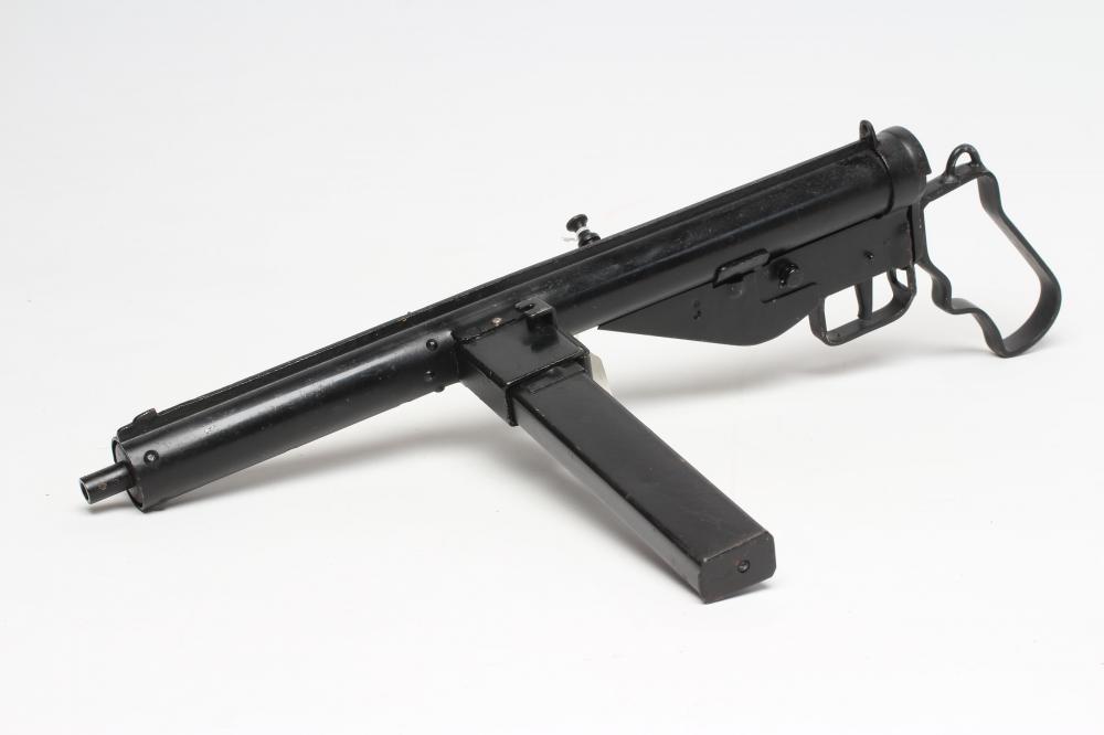 A DEACTIVATED STEN 9MM SUBMACHINE GUN Image