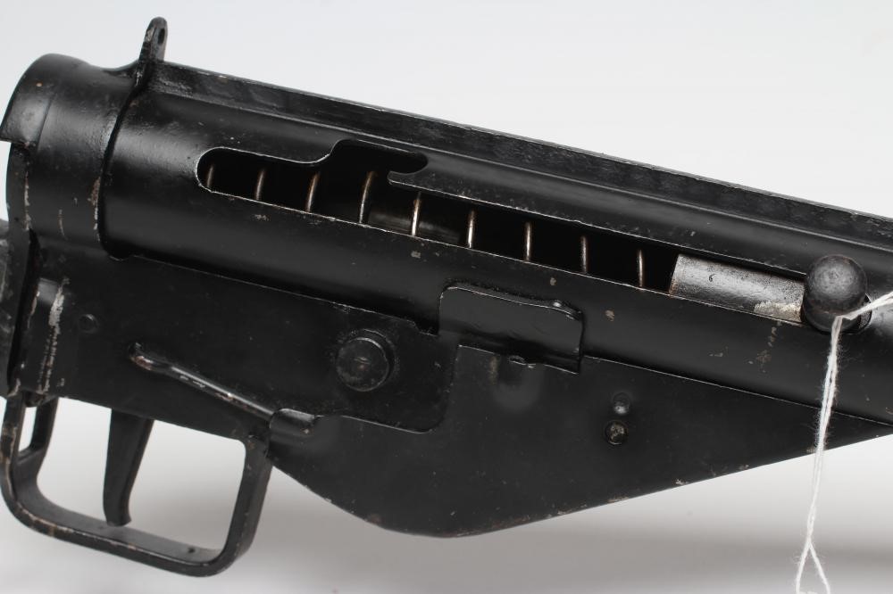 A DEACTIVATED STEN 9MM SUBMACHINE GUN Image