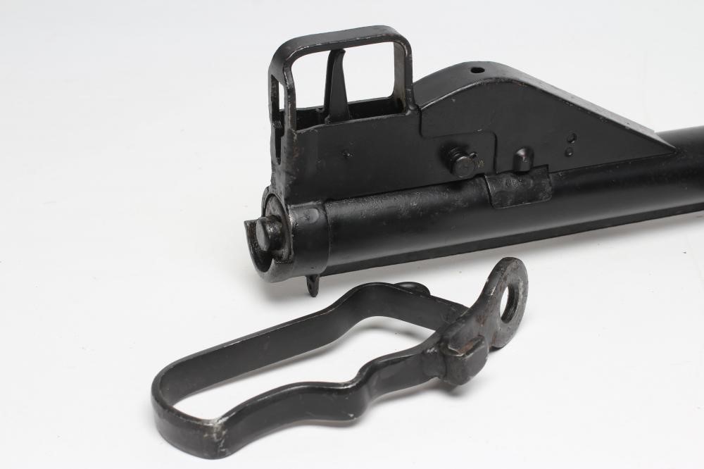 A DEACTIVATED STEN 9MM SUBMACHINE GUN Image