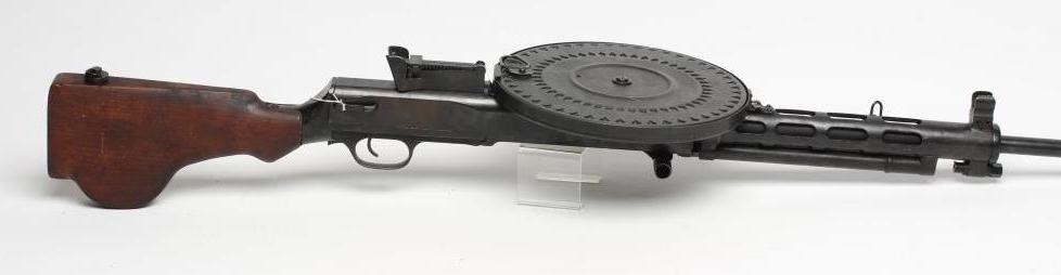 A DEACTIVATED RUSSIAN DP28 7.62MM LIGHT MACHINE GUN Image