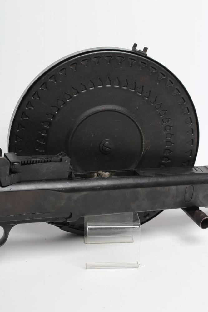 A DEACTIVATED RUSSIAN DP28 7.62MM LIGHT MACHINE GUN Image