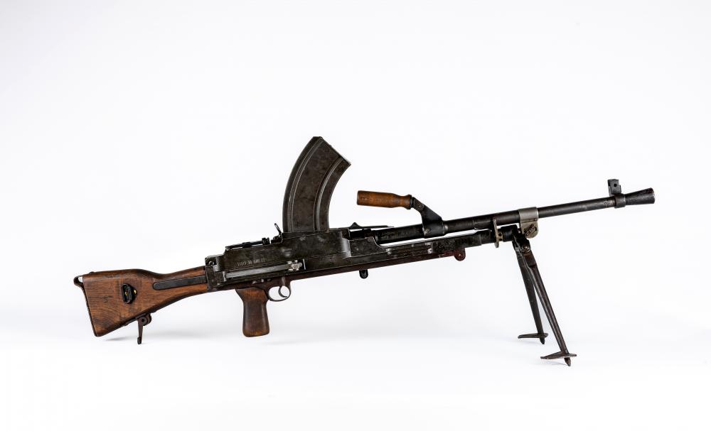 A DEACTIVATED INGLIS BREN MK.II NO.5 .303 LIGHT MACHINE GUN Image