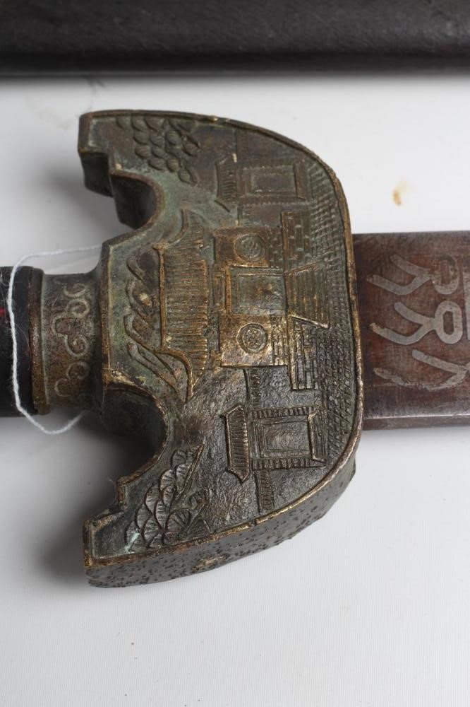 A LARGE DECORATIVE CHINESE JIAN SWORD Image