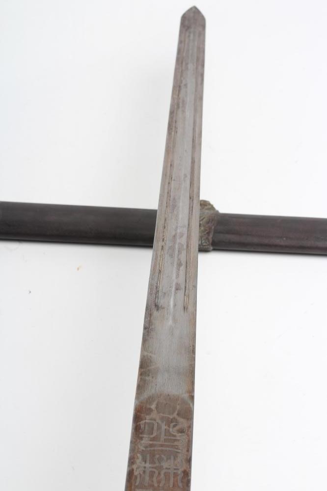 A LARGE DECORATIVE CHINESE JIAN SWORD Image