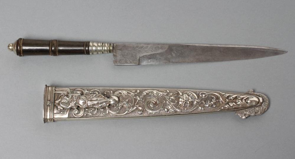 A SOUTH AMERICAN GAUCHO KNIFE Image