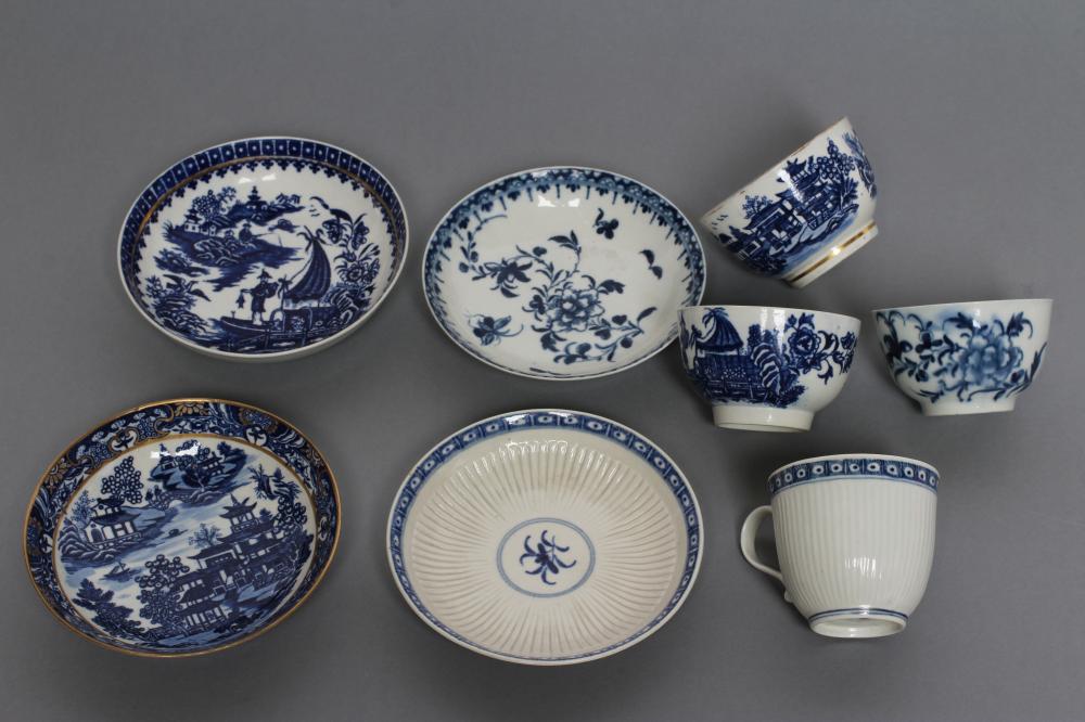 A FIRST PERIOD WORCESTER PORCELAIN FISHERMAN AND CORMORANT TEA BOWL AND SAUCER Image