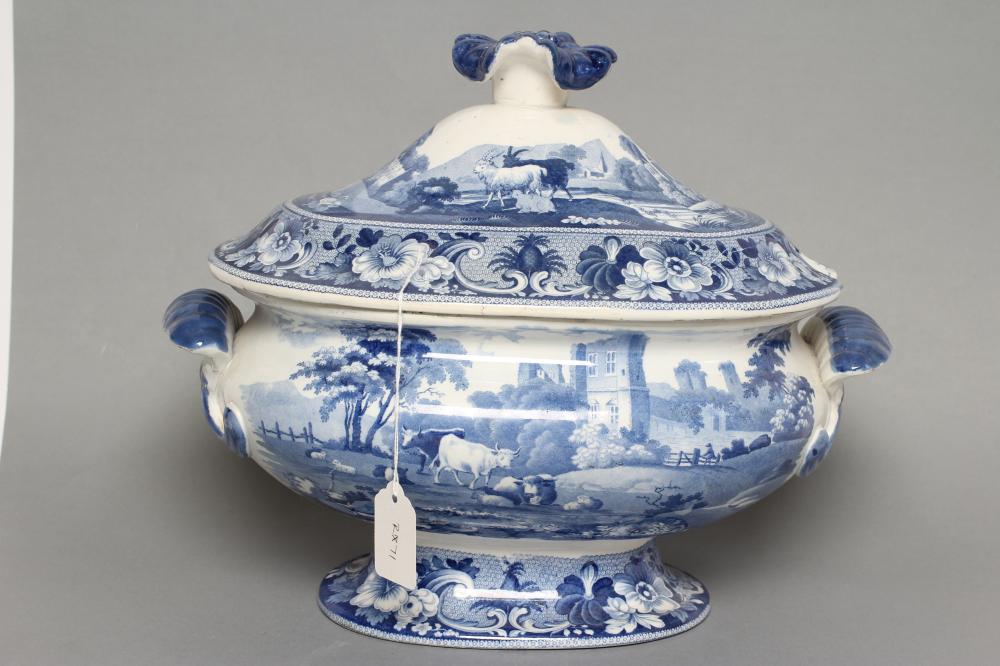A PEARLWARE "SLINGSBY CASTLE" PATTERN BLUE AND WHITE PRINTED SOUP TUREEN AND COVER Image