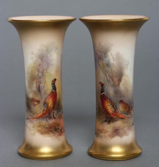 A PAIR OF ROYAL WORCESTER CHINA SMALL VASES Image