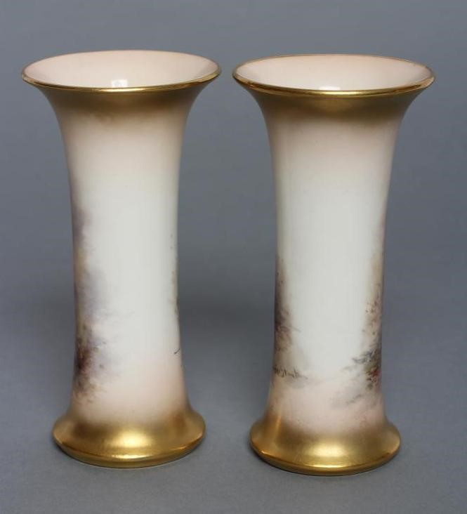 A PAIR OF ROYAL WORCESTER CHINA SMALL VASES Image