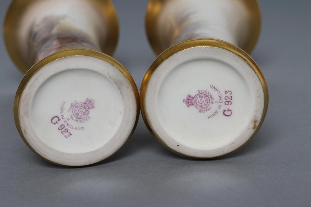 A PAIR OF ROYAL WORCESTER CHINA SMALL VASES Image