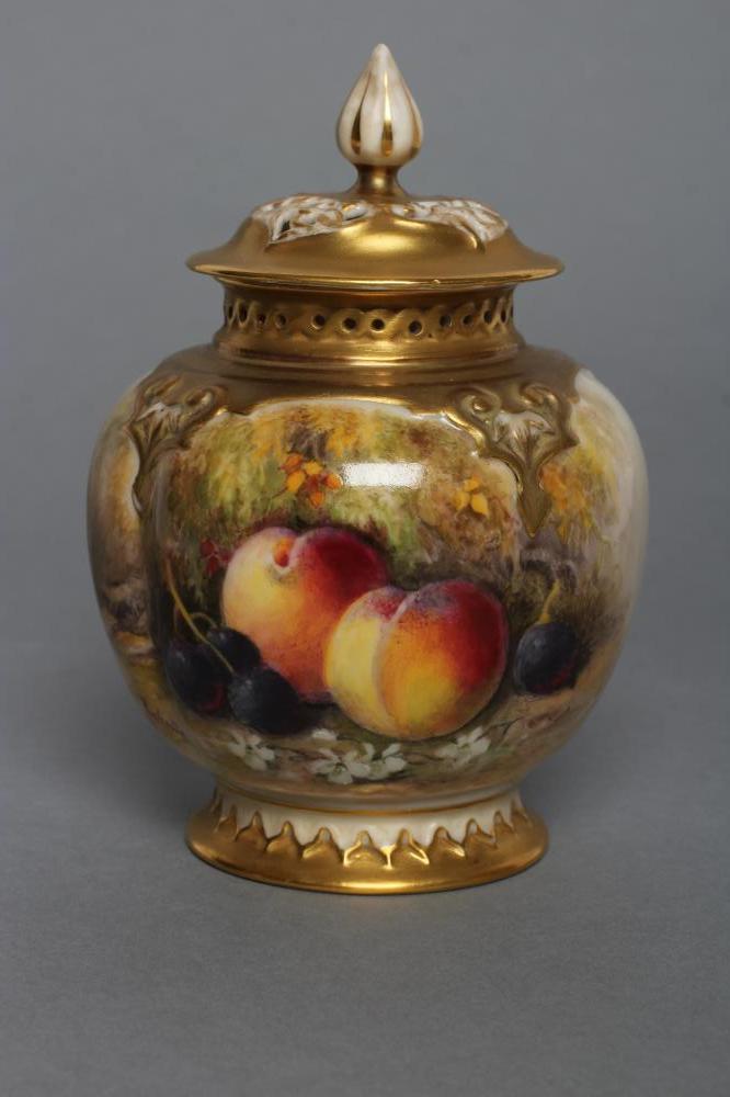 A ROYAL WORCESTER CHINA POT POURRI VASE AND COVER Image