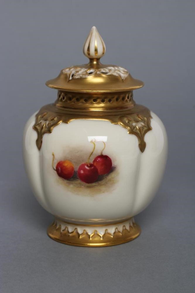 A ROYAL WORCESTER CHINA POT POURRI VASE AND COVER Image