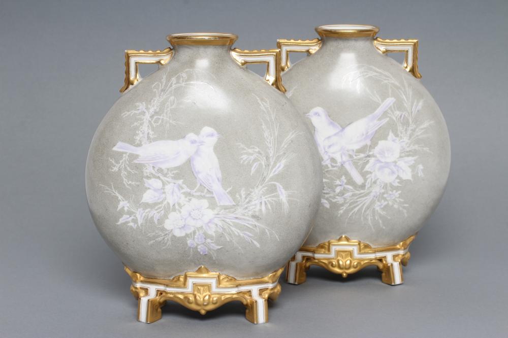A PAIR OF ROYAL WORCESTER PORCELAIN AESTHETIC MOON FLASKS Image