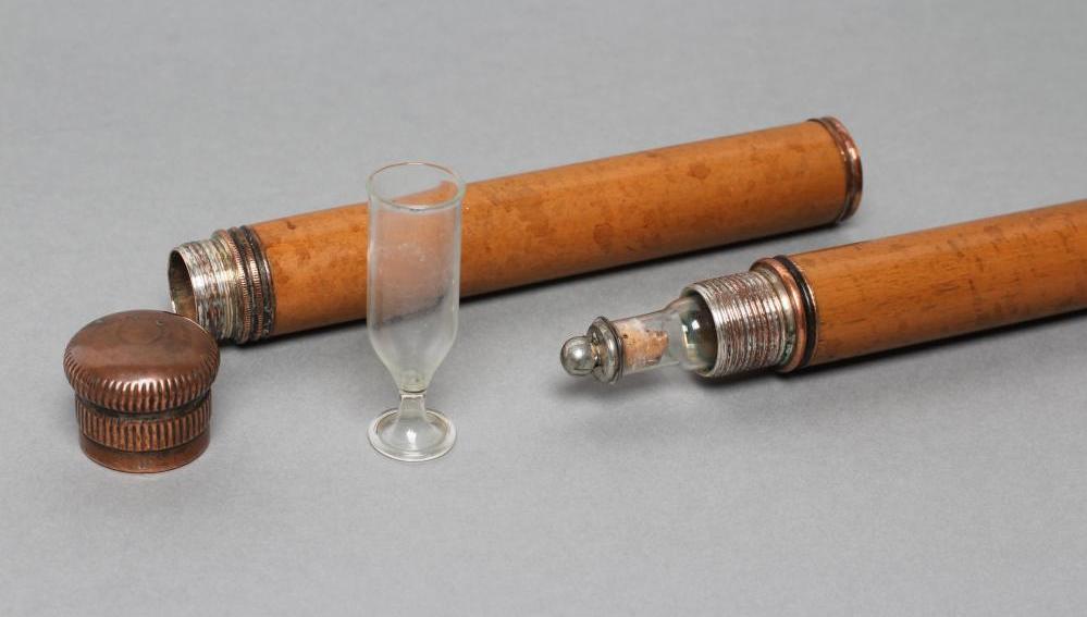 A VICTORIAN GENTLEMAN'S NOVELTY MALACCA CANE Image