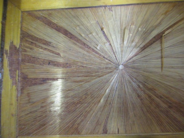 A NAPOLEONIC PRISONER OF WAR STRAW WORK BOX of plain oblong form Image