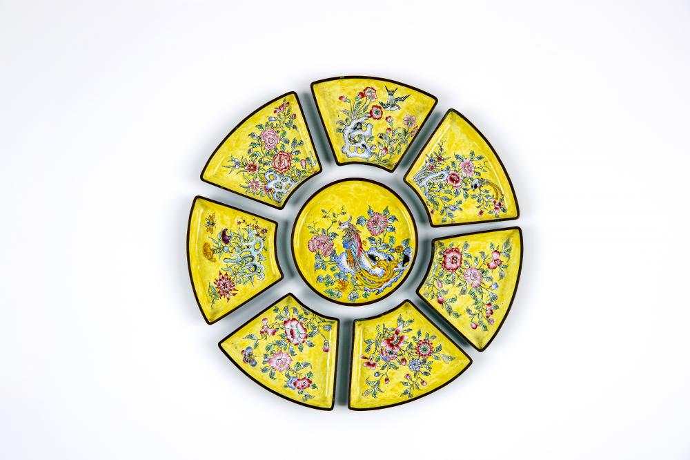 A CANTON ENAMEL SUPPER SET Image