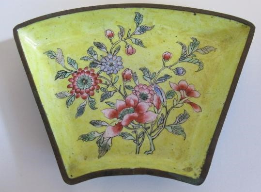 A CANTON ENAMEL SUPPER SET Image