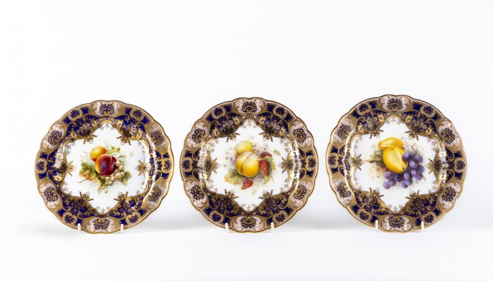 A SET OF THREE ROYAL WORCESTER CHINA CABINET PLATES Image