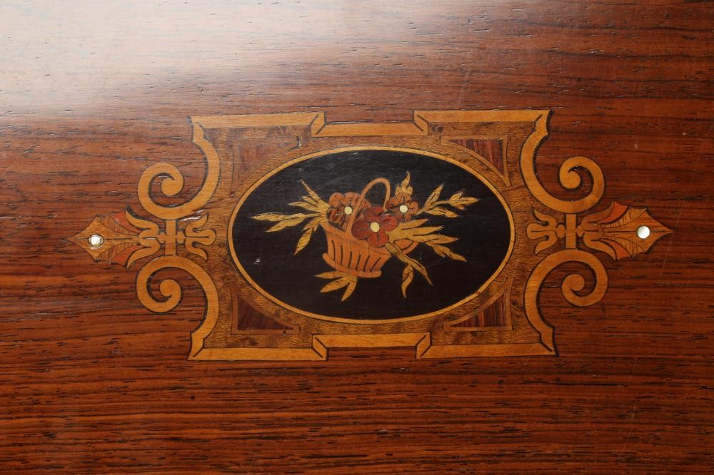 A SWISS MUSICAL BOX Image