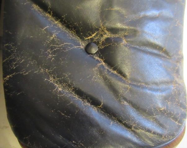 A CHARLES AND RAY EAMES HERMAN MILLER LOUNGE CHAIR AND OTTOMAN Image