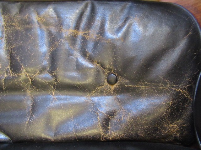 A CHARLES AND RAY EAMES HERMAN MILLER LOUNGE CHAIR AND OTTOMAN Image