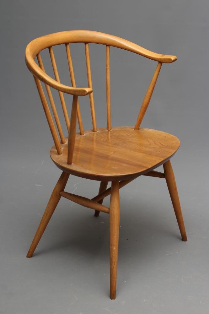 A PAIR OF ERCOL MODEL 449A CHAIRS IN BEECH AND ELM Image