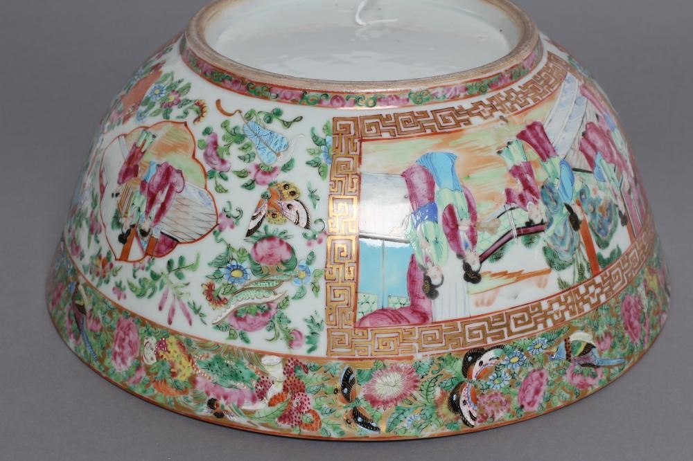 A CANTONESE PORCELAIN BOWL of plain circular form Image