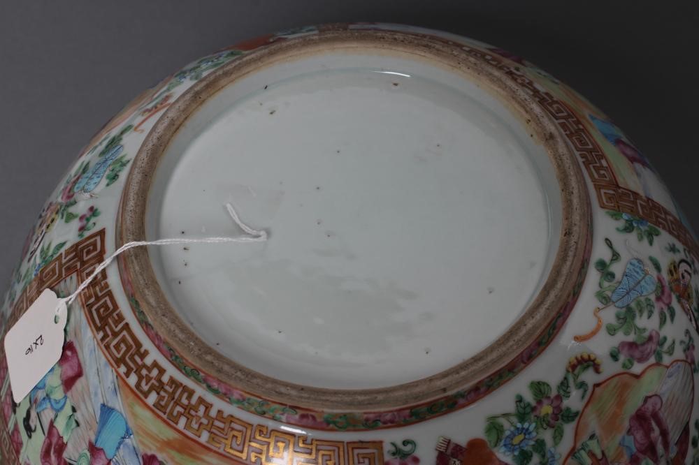 A CANTONESE PORCELAIN BOWL of plain circular form Image