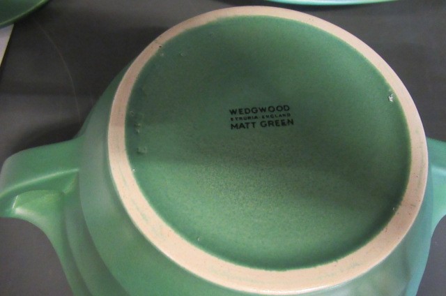 AN ART DECO WEDGWOOD GREEN MATT GLAZED EARTHENWARE PART DINNER SERVICE Image
