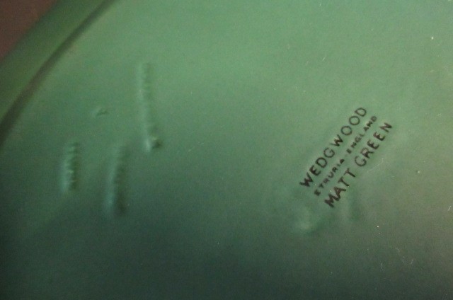 AN ART DECO WEDGWOOD GREEN MATT GLAZED EARTHENWARE PART DINNER SERVICE Image