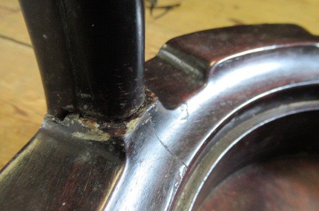 A PAIR OF CHINESE PADOUK WOOD JARDINIERE STANDS Image