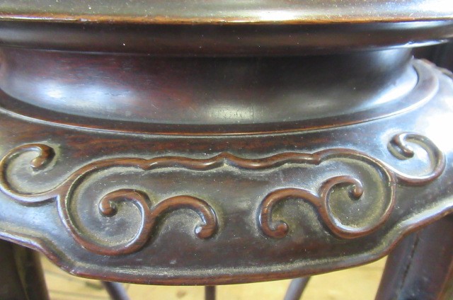 A PAIR OF CHINESE PADOUK WOOD JARDINIERE STANDS Image