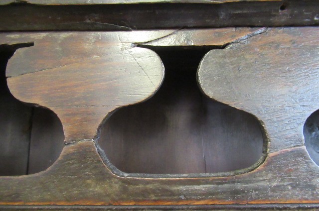 A GEORGIAN OAK DRESSER Image