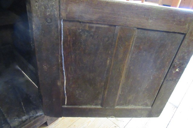 A GEORGIAN OAK DRESSER Image