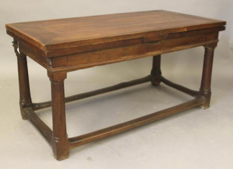 AN OAK DRAW LEAF TABLE Image